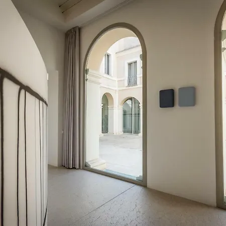 Gallery דירה *